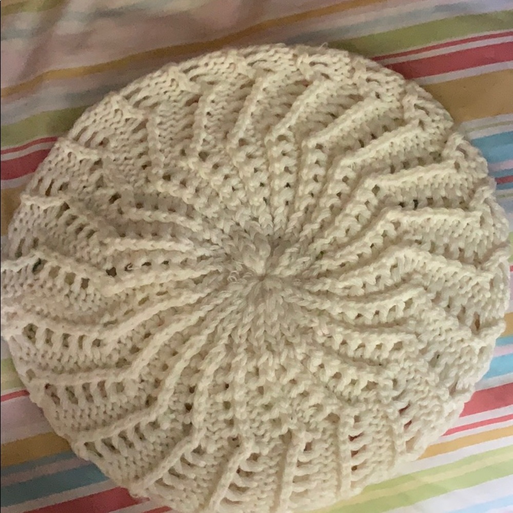 Mesh hats 💜🤍💖 (3)